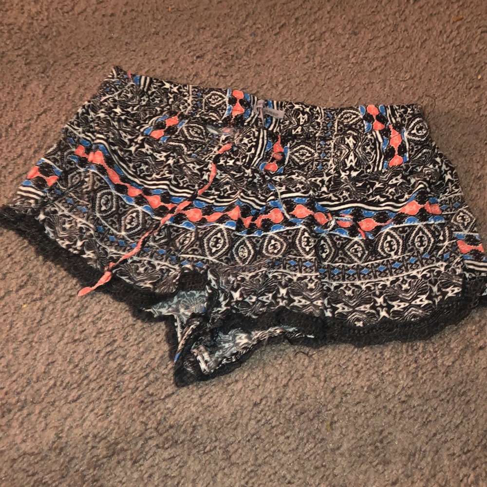 Tribe print shorts